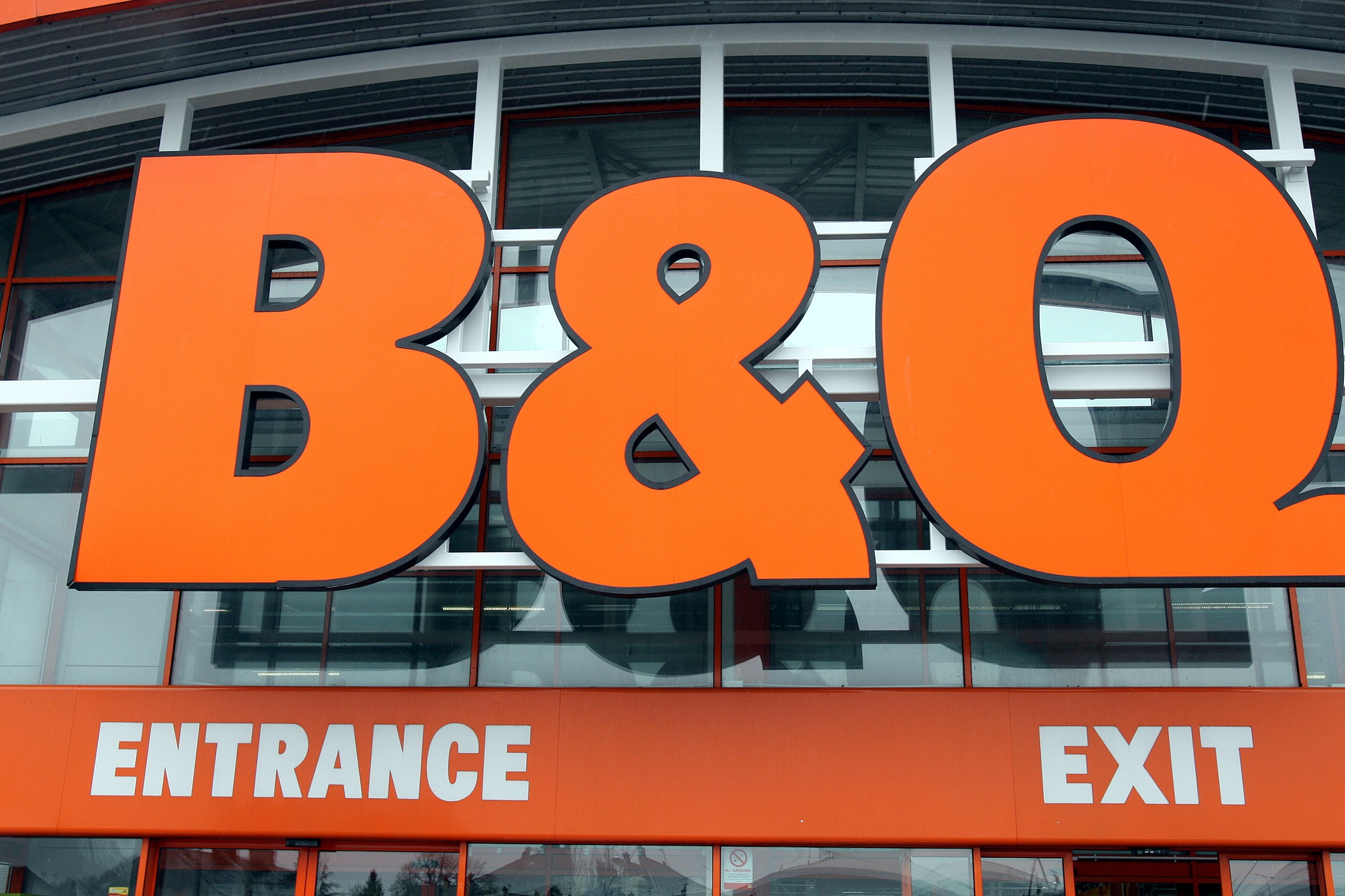 B Q Reopens All 288 Uk Stores Barry And District News