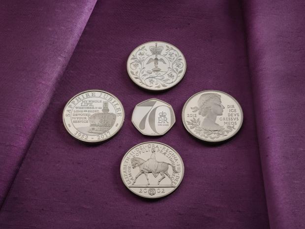 Barry And District News: Royal Mint unveil commemorative 50p for Queen’s Platinum Jubilee (The Royal Mint)