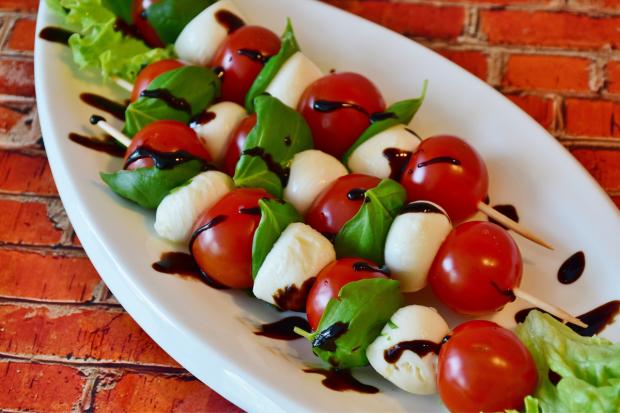 Barry And District News: Italian Caprese skewers. Credit: Canva