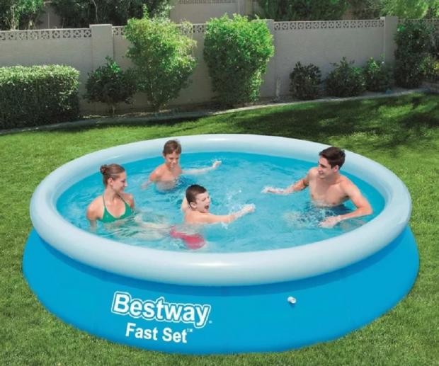 Barry And District News: The Five-Person One-Jet Inflatable Spa is simple to set up. Picture: Wayfair