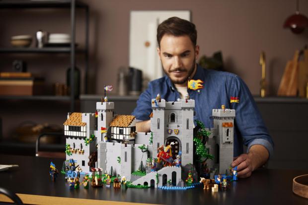 Barry And District News: LEGO® Lion Knights’ Castle. Credit: LEGO